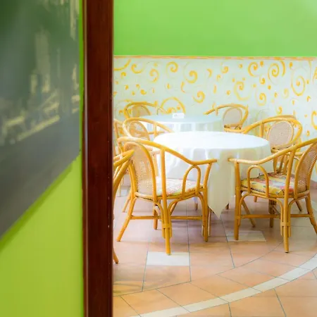 Ciao Amico Panzio Hotel 4*