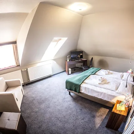 Ciao Amico Panzio Hotel 4*